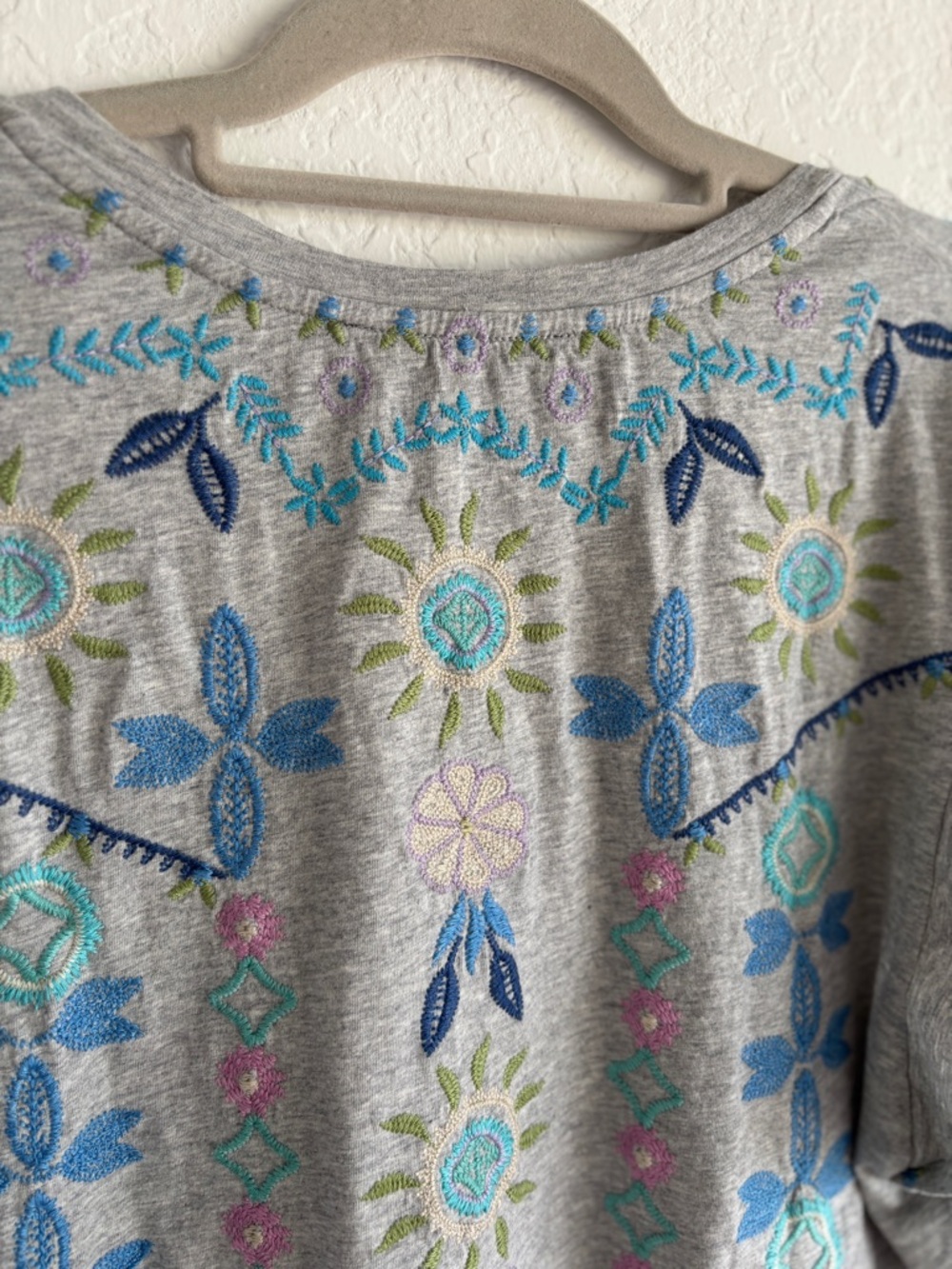 Johnny Was Oriel Embroidered Cotton Flutter Sleeve Top – PXL Petite XL Like New - Picture 16 of 16